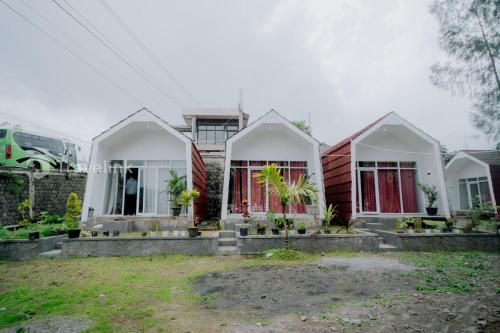 Flamboyan Cabin By Travelink, Dieng