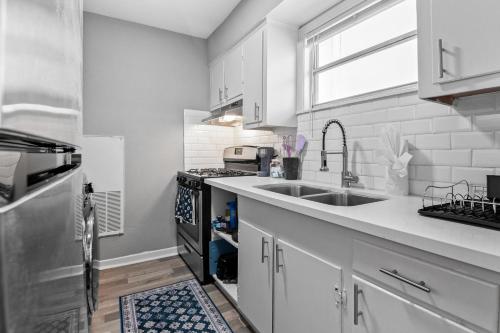 Chic 1 BDR on Westheimer - 92 Walk Score - Free Parking - Free Wifi - image 3
