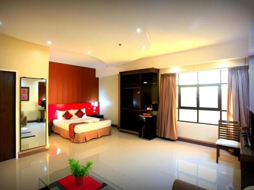 Big Daddy Hotel and Convention Center in Butuan