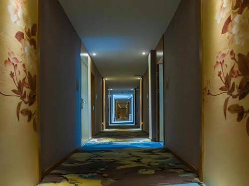 GreenTree Alliance Hotel Lhasa Potala Palace Norbulingka - image 4