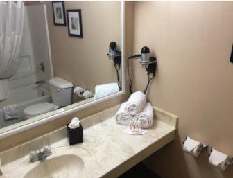 Days Inn & Suites by Wyndham Sellersburg photo
