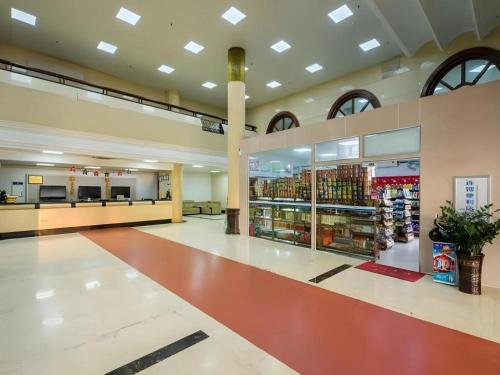 . GreenTree Inn Zhanjiang Haitian Bus Station