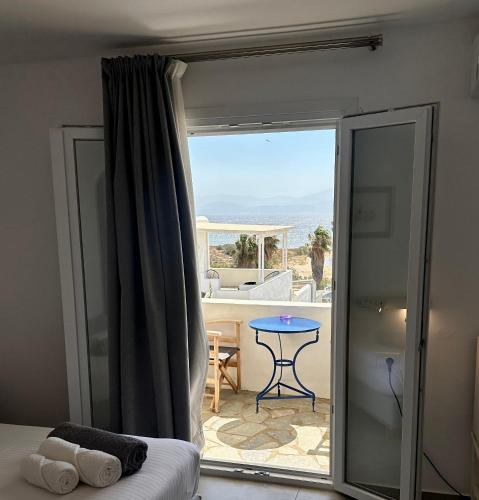 Double Room with Sea View image 7