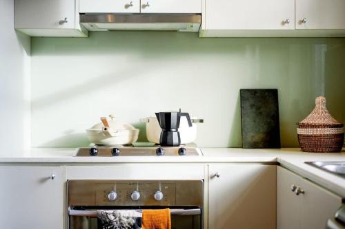 2BR Art Deco Apt - A Hidden Gem in East Melbourne in East Melbourne