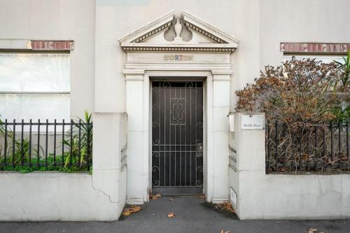 2BR Art Deco Apt - A Hidden Gem in East Melbourne in East Melbourne