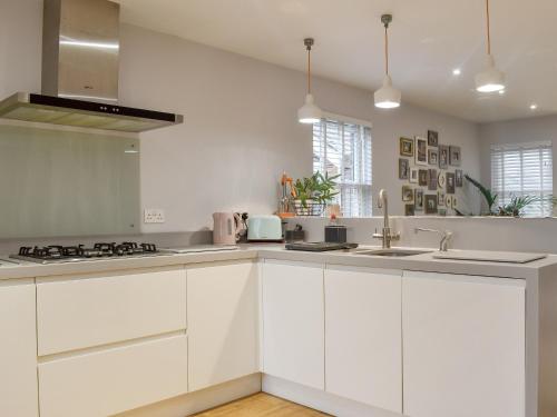 Exterior view, Whiskey Mac Cottage in Cowes West and Gurnard