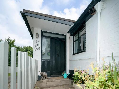 숙소 외관, Tor Hatch Cottage in 길드포드 시티 센터