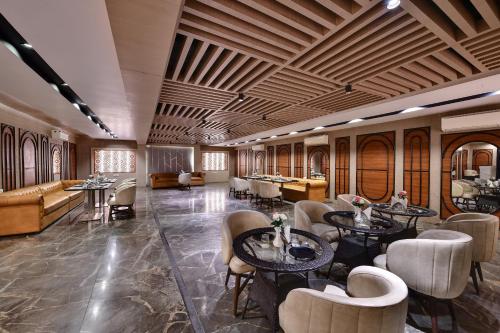 Banquet hall, RnB Select Walk-Inn Lucknow in Aminabad