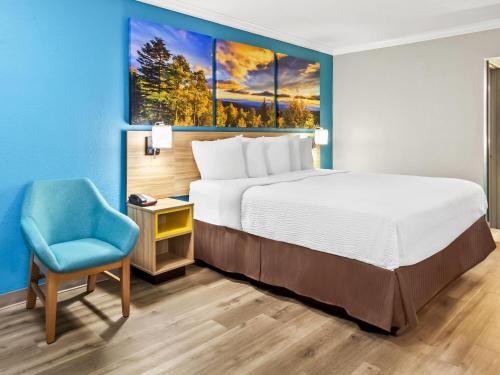 Days Inn by Wyndham Houston East - image 13