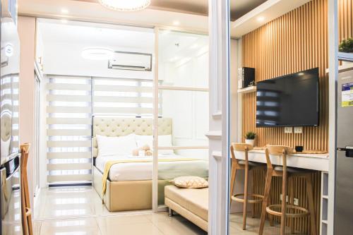 MOA Staycation at Shore 2 Residences Tower 1, Манила