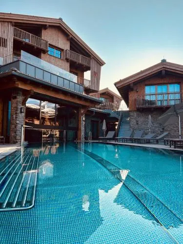 ZAGLGUT Premium Hotel & Chalets, Zell am See-Kaprun - Wellness & Infinity Pool, Air Conditioning, Panoramic Views & Summer Card Included in Kaprun, Österreich