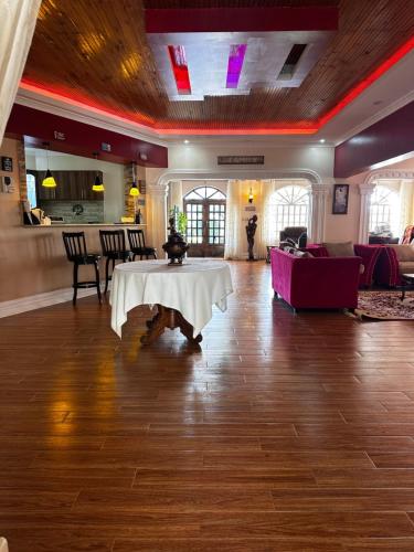 8 bedroom house nanyuki in 納紐基