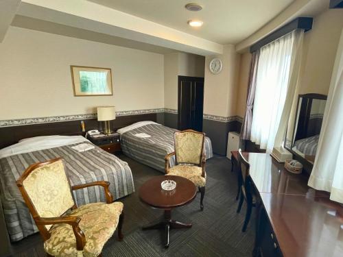 room detail thumbnail 1