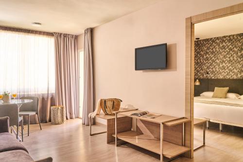Marbella Inn - image 6