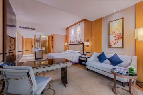 room detail thumbnail 2