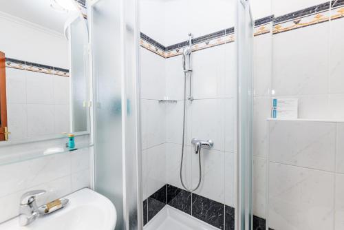 Single Room with Balcony and Sea View image 2