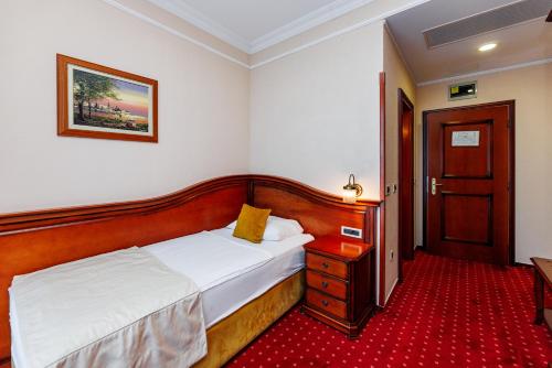 Single Room with Balcony and Sea View image 7