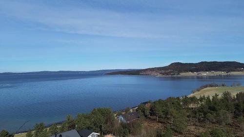 Cabin at the end of Skardsøya towards the sea - boat, Bukta (foto 8)