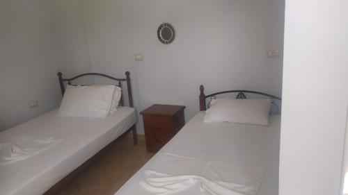 Superior Triple Room image 6