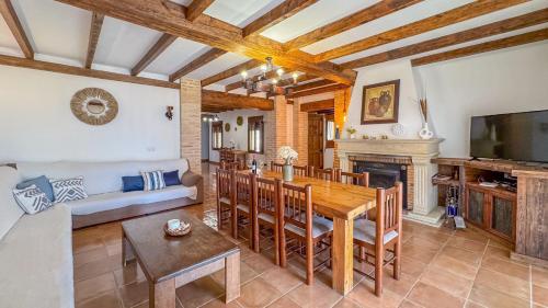 Casa Finca del Roble Antequera - La Higuera by Ruralidays
