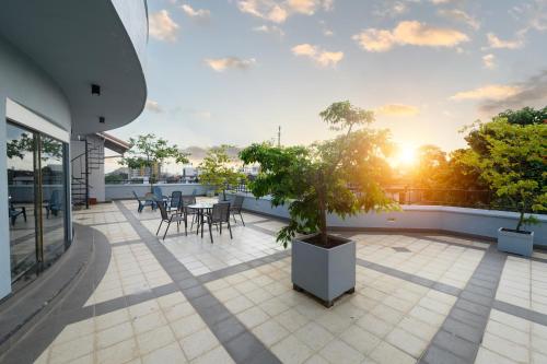 Balcony/terrace, Villa 53 in Wellampitiya