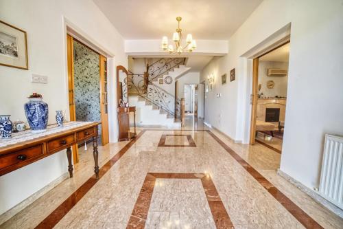 Bejárat, Letymvou Terrace in Kallepeia