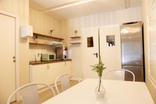Kitchen, Albergue & Hostel Gascona in Oviedo