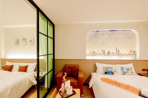 room detail thumbnail 1