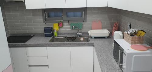 Love & Travel House in Yangcheon-gu