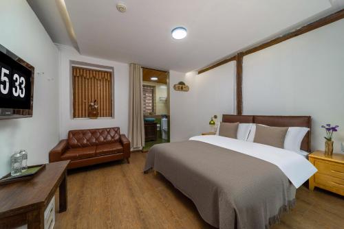 Double Room with Garden View room in Lijiang Cotton Qiqi Boutique Inn
