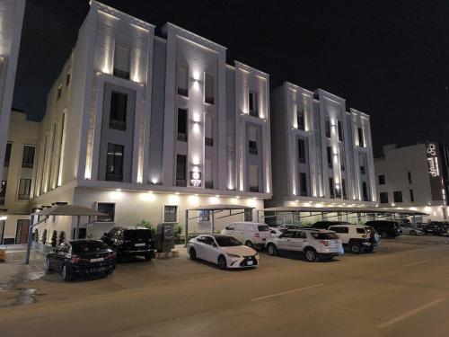 Three BR Spacious Luxurious Flat in AlQirawan in อัลมาลกา
