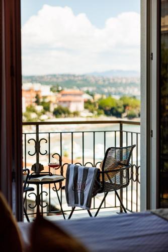 Standard Double Room with Balcony image 6