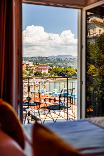 Standard Double Room with Balcony image 5