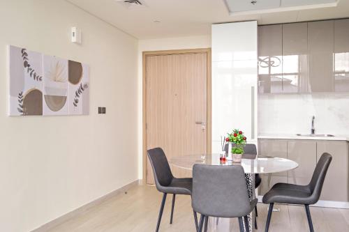 VayK - Modern 1BR with Spacious Terrace - image 10