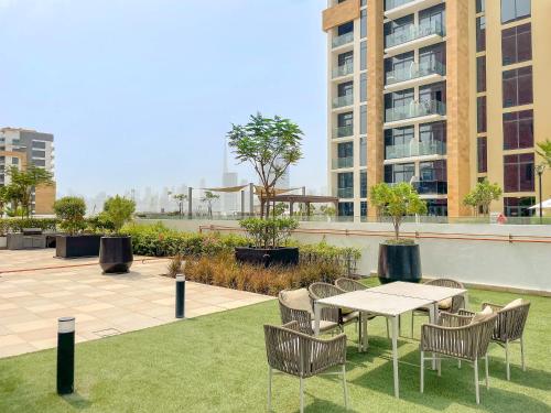 VayK - Modern 1BR with Spacious Terrace - image 12