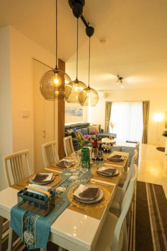 Wa Nagoya Station Business District Downtown 3-story Luxury House with Courtyard Garden 3 Bathrooms  in Nagoya