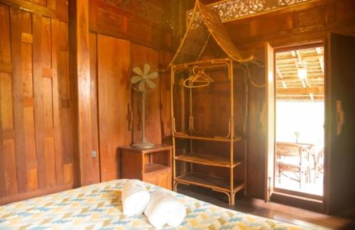 Teak House Homestay II in Hang Dong