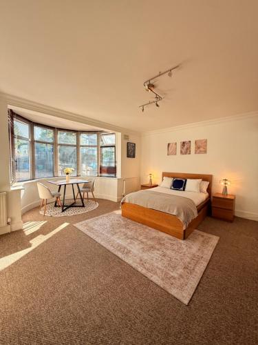 Modern 3-Bedroom Retreat Just Steps from Wembley Stadium, Лондон