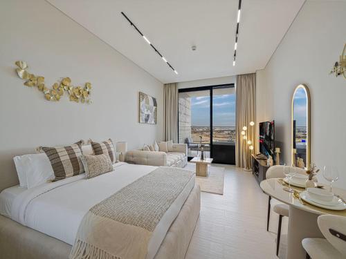 Daniels Studio with Private Jacuzzi & Canal View, Dubai