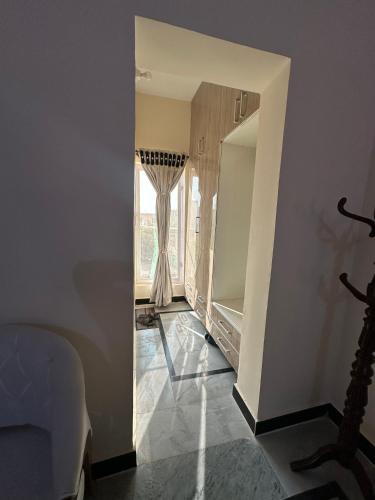 Luxurious 5 Bedroom Mansion Upper Portion Near Gerry Visa Park Road Islamabad - image 9