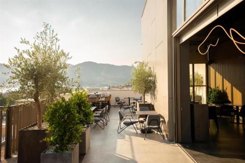 Pub, SIRO Boka Place in Tivat