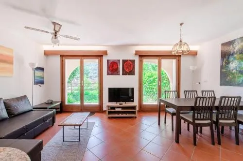 Casa Ortensia by Quokka 360 - Classic Apartment with Garden in Monteggio, Schweiz