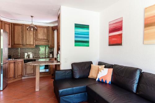 Two-Bedroom Apartment with Garden View image 10
