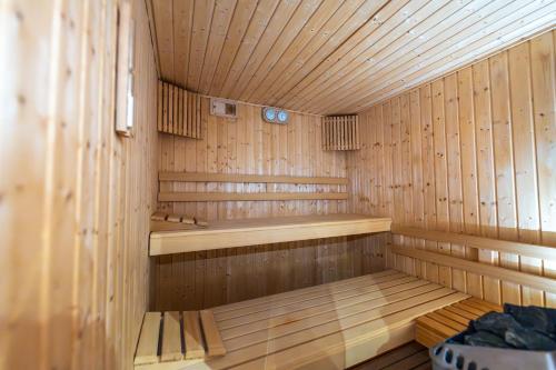 Luxury Vacation Villa in Elviria / Artola