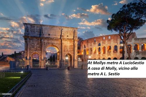 At Mollys metro A LucioSestio, Rome (photo 2)