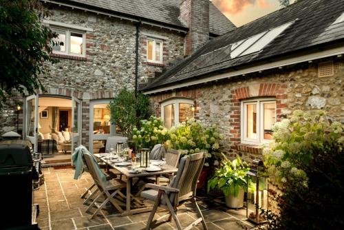 Exterior view, The Courtyard Suite in Southleigh