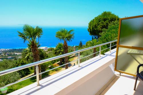 Erkély/terasz, Hotel Palasa in Palase