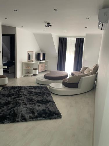 2 double beds, 1 sofa bed