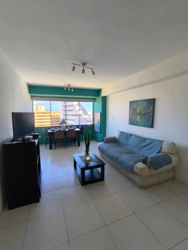 4p apartamento con excelente ubicacion frente al cc la Vela in Porlamar
