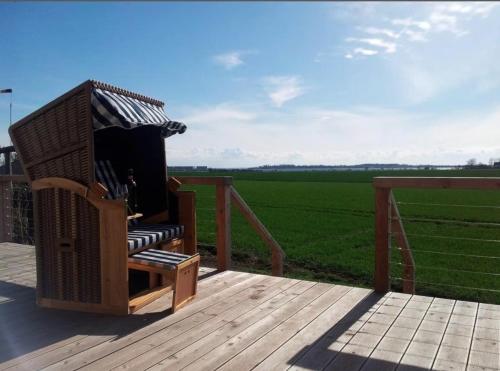 FehmAmore mit See-und Hafenblick in Fehmarn, Deutschland